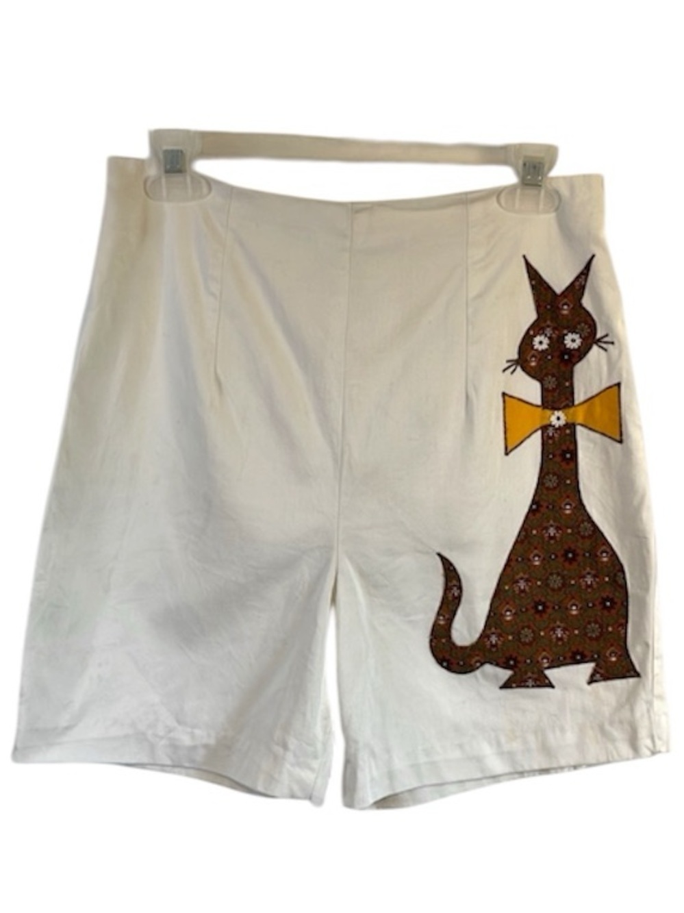 VTG Embroidered Cat Shorts Med White 30” Twee Patchwork Cottage Quirky Summer